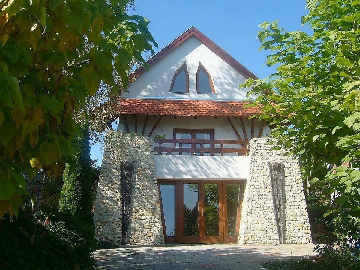 Flair Apartmanhaz Eger Zewnętrze zdjęcie
